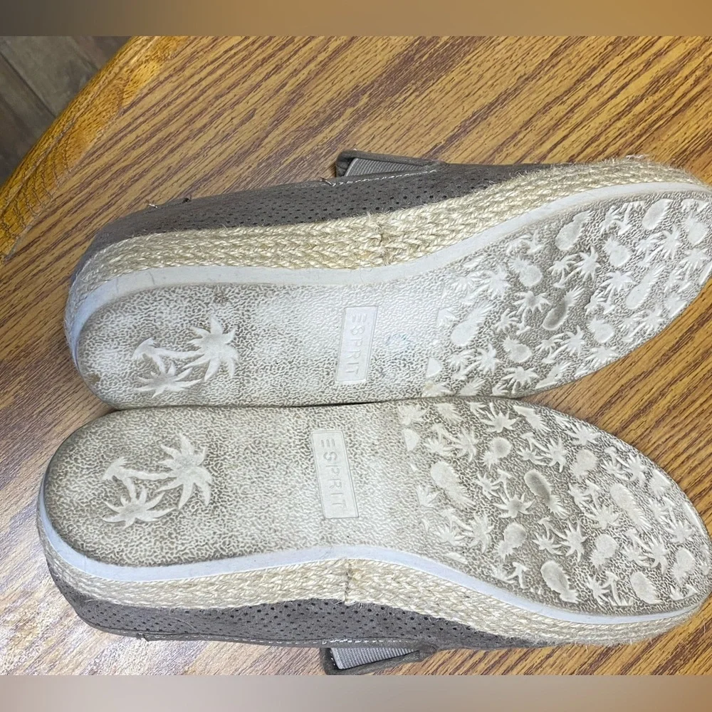 Like new! WOMEN'S ESPRIT EMILIA SLIP-ON SHOES